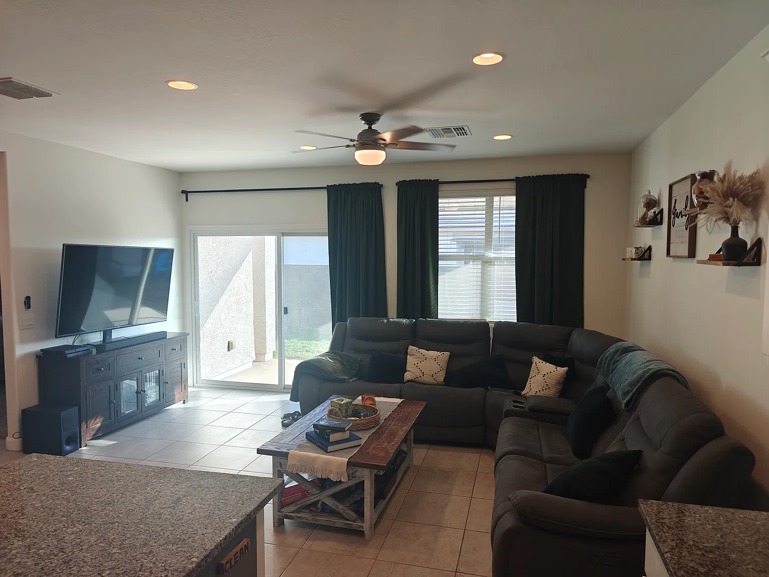 4 bed, 1790 sqft, $2,295 — Photo 4