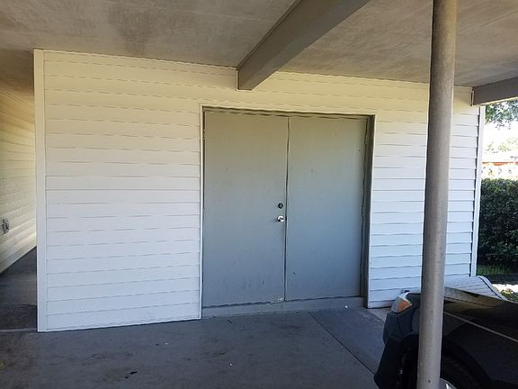2nd image of 713 Poinsettia St