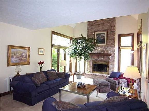 5th image of 11 Boulder Creek Dr