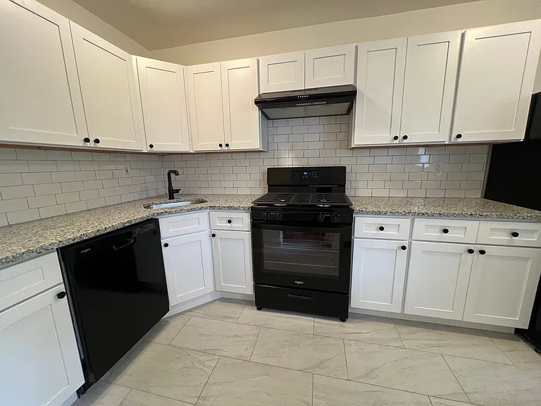New Kitchen with granite countertops