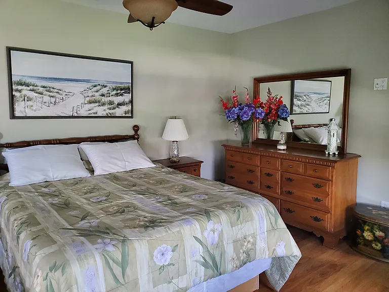 2nd floor bedroom