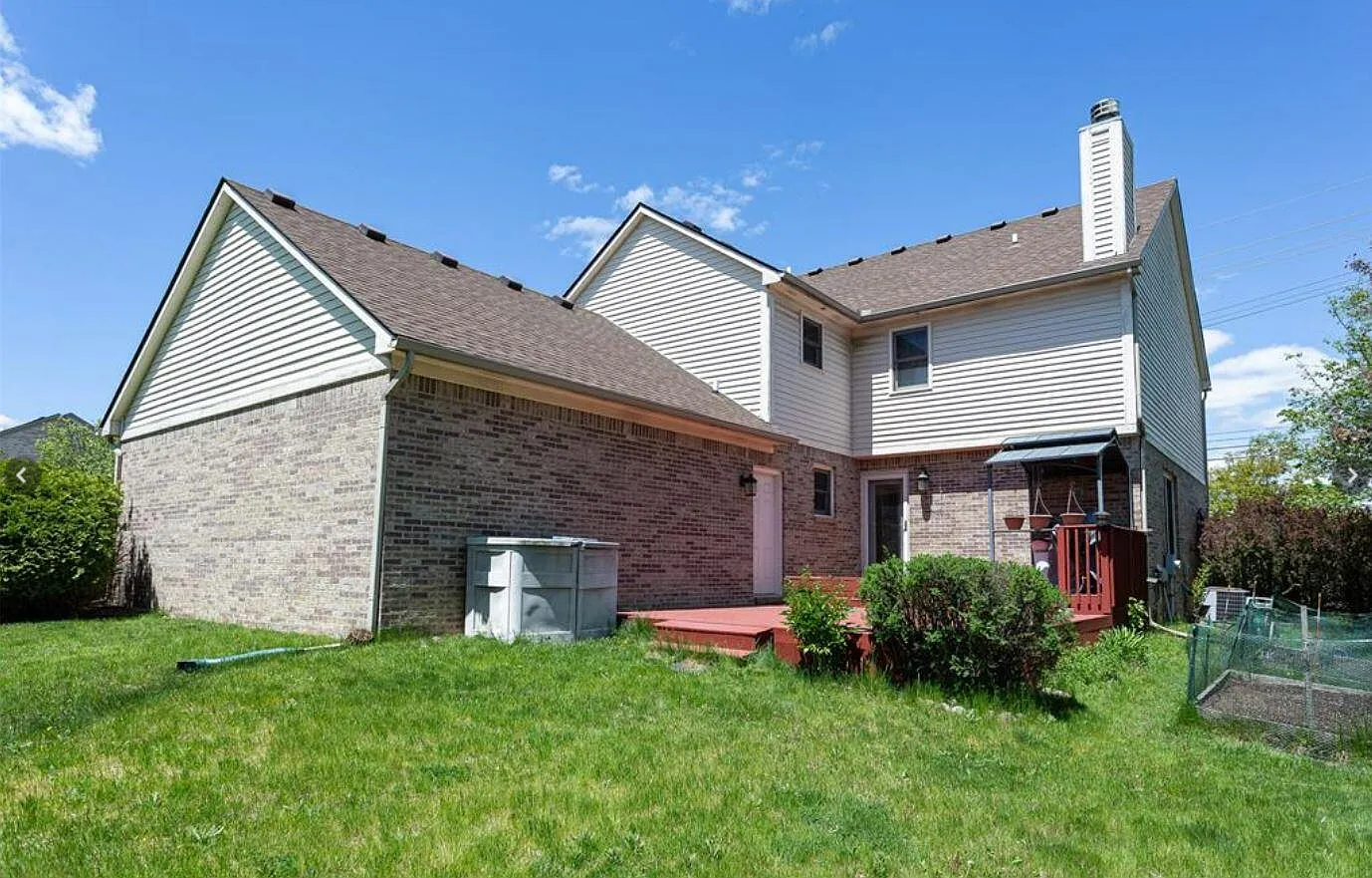 4 bed, 2.5 bath, 2518 sqft, $3,300 — Photo 4