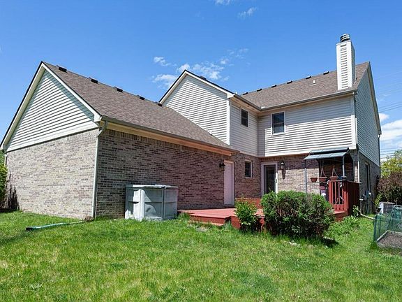 4th image of 44741 Cherry Hill Rd
