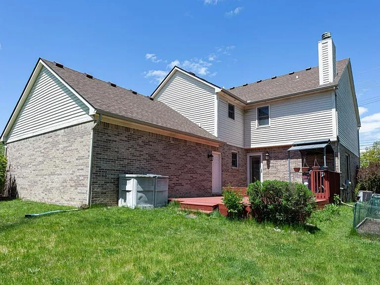44741 Cherry Hill Rd — Photo 4