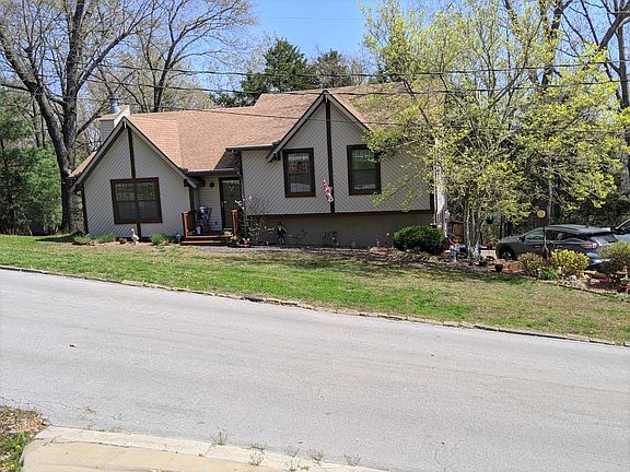 4th image of 24 Palisades Dr