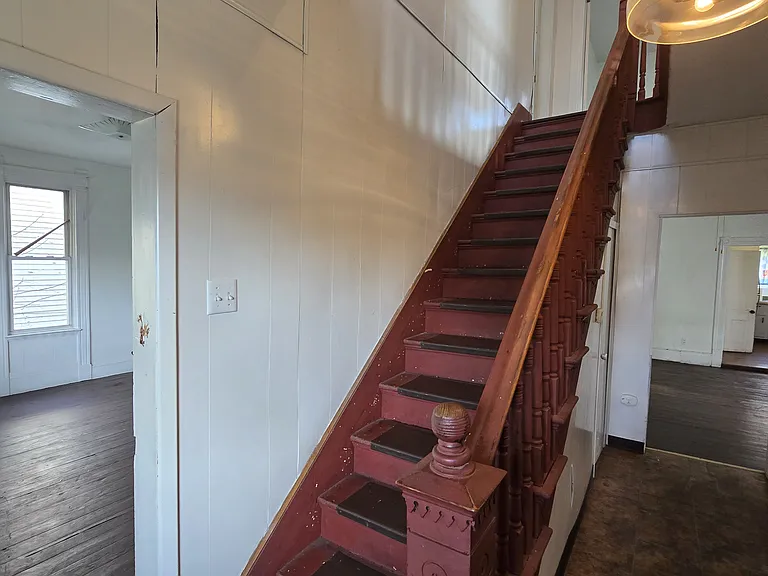 272 Locust Ave — Photo 5