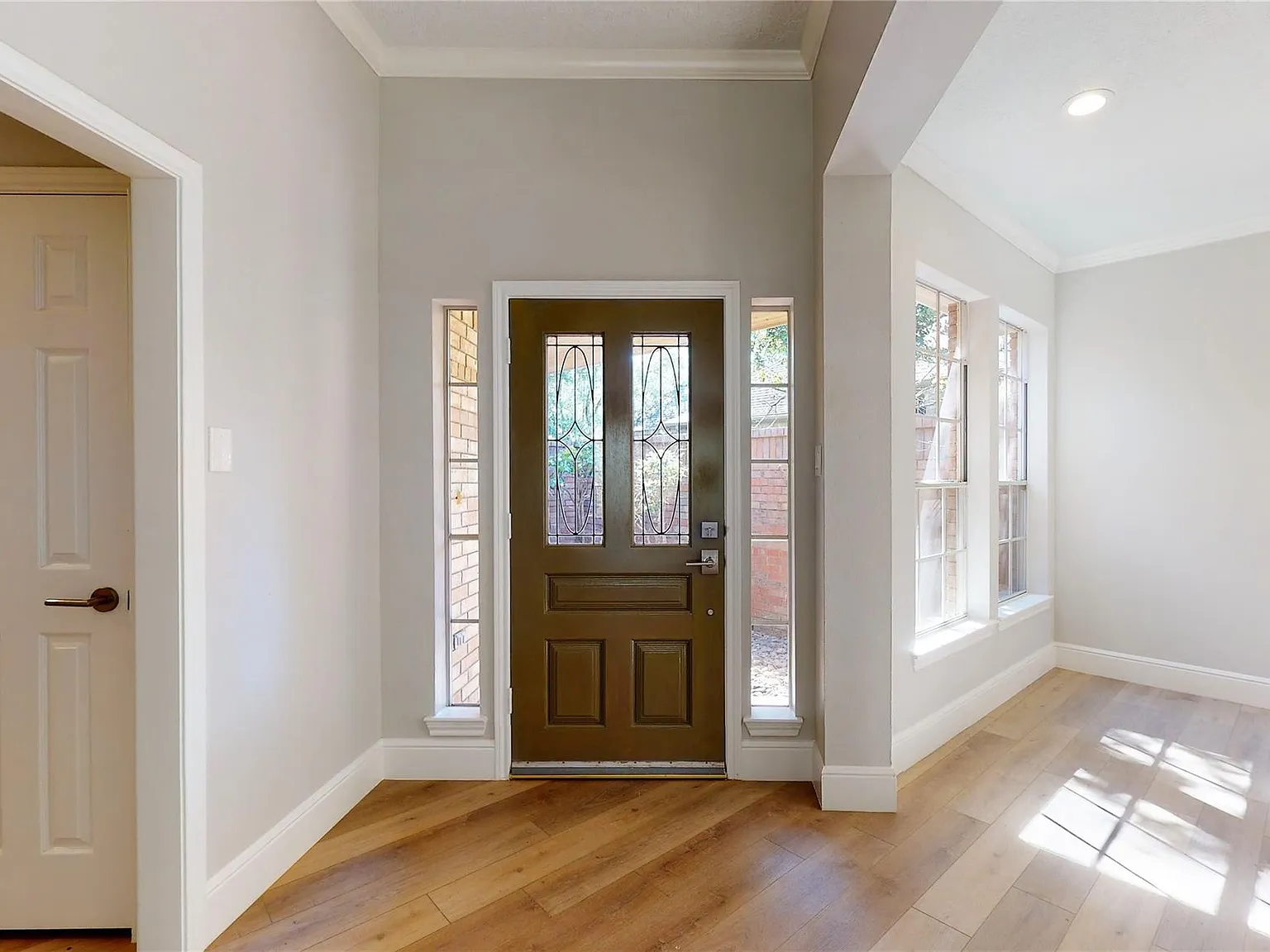4 bed, 3.5 bath, 2553 sqft, $5,000 — Photo 4