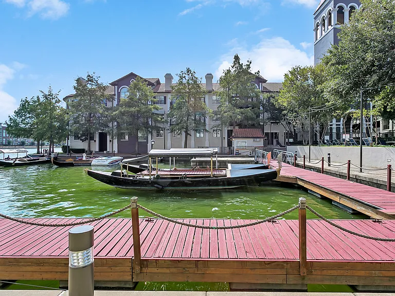 Alesio Urban Center — Photo 29