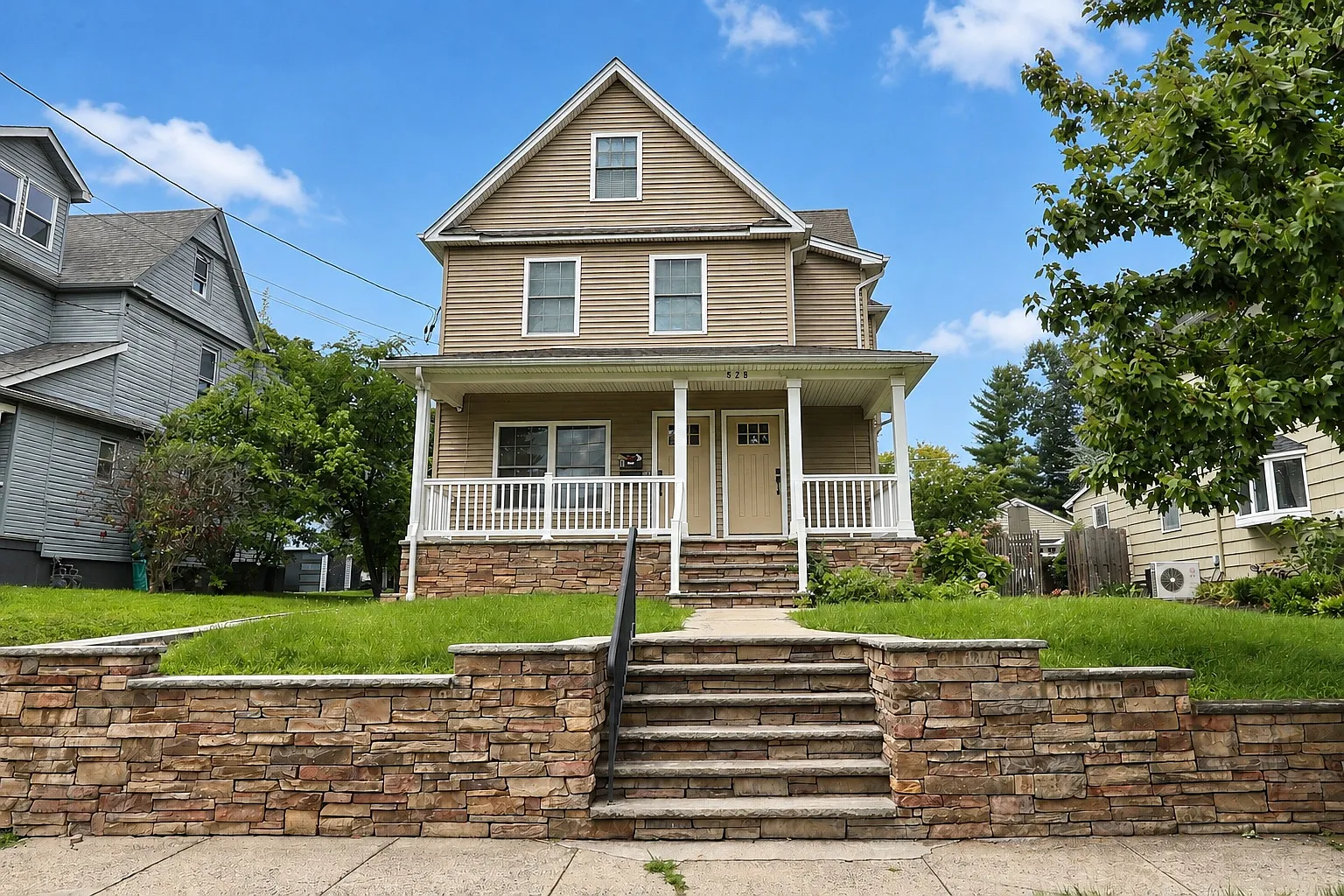 528 Cumberland St — Photo 2