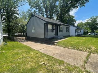 228 Cameron Rd, Saint Louis, MO 63137