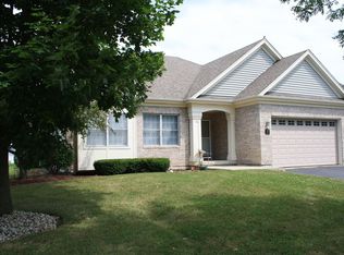 196 Cascade Dr, Crystal Lake, IL 60012