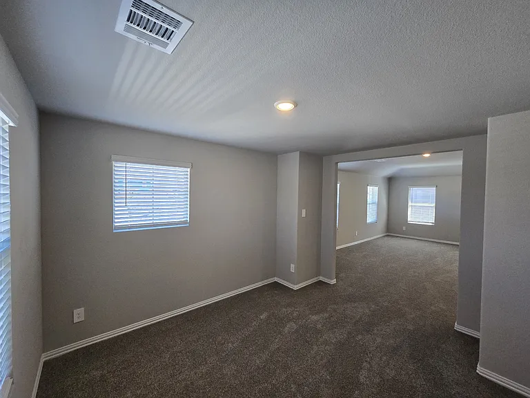 2223 Cliff Springs Dr — Photo 26