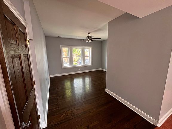 3rd image of 5353 W Belle Plaine Ave #1E