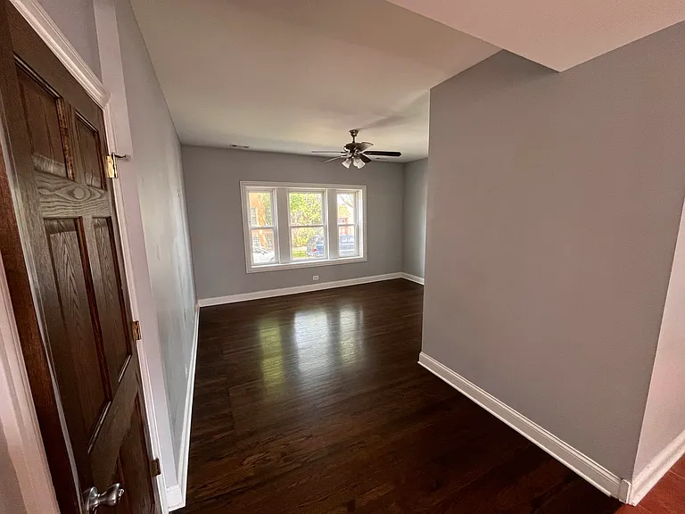 5353 W Belle Plaine Ave #1E — Photo 3
