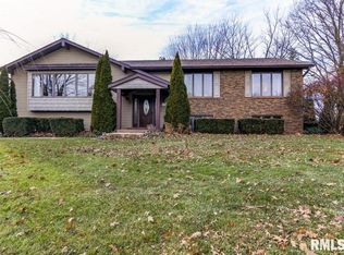 16157 Kennedy Rd, Auburn, IL 62615