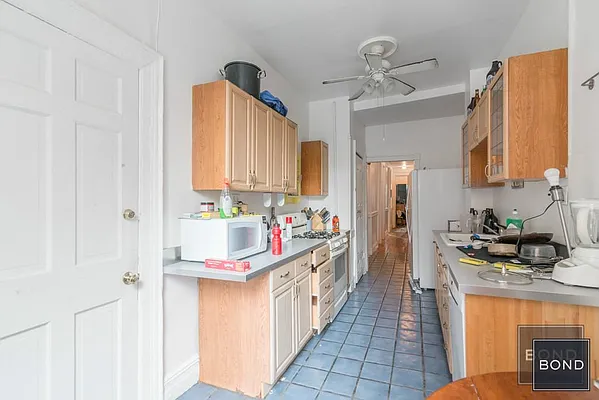 Rented by Bond New York | media 27