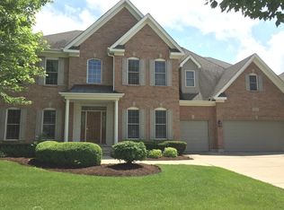 2520 Bird Ln, Batavia, IL 60510