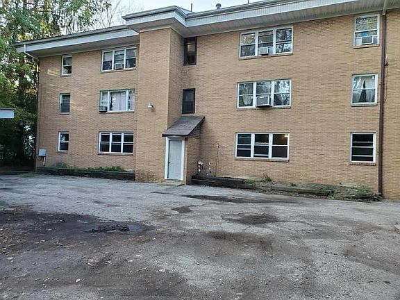 2nd image of 839 W 3rd St #C3