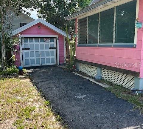 3rd image of 535 WILKIE STREET