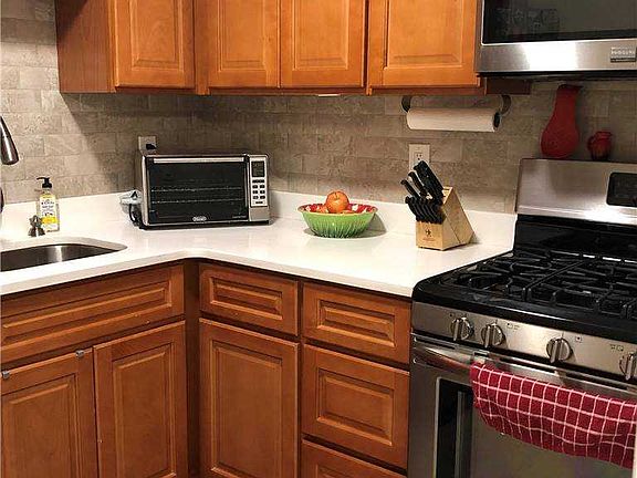 5th image of 100 Lincoln Ave APT 3C