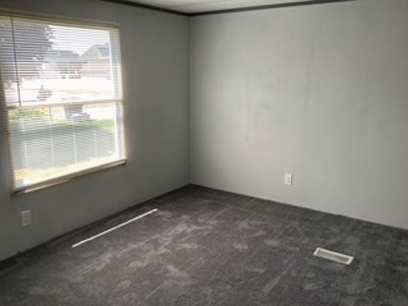 4th image of 3672 Centennial Rd