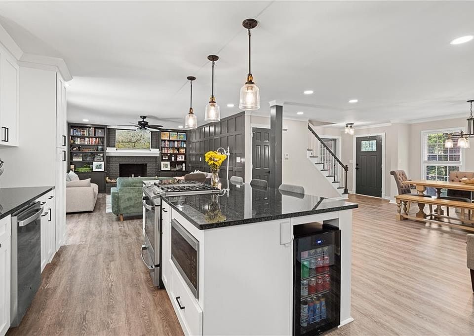 1st image of 4686 Fountainhead Dr