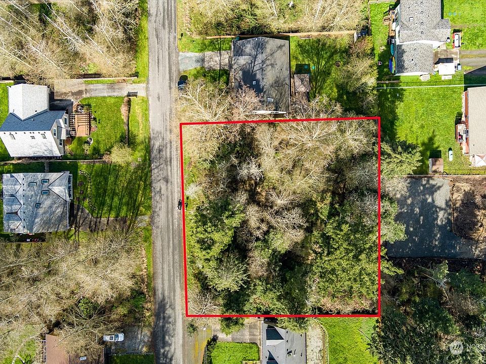 1st image of 1239 Dewey Dr