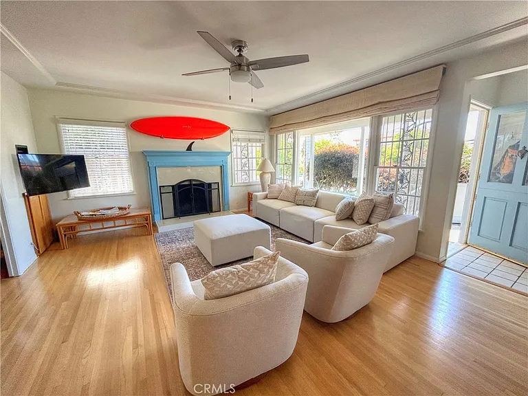 123 W Avenida Valencia — Photo 6