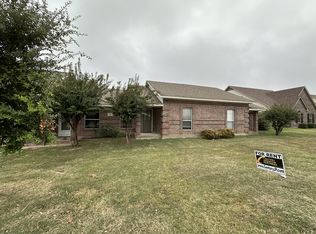 1042 Winscott Rd, Fort Worth, TX 76126