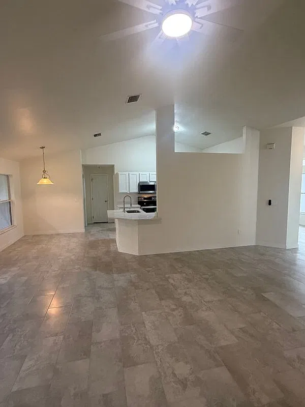 4 bed, 2.0 bath, 2143 sqft, $2,395 — Photo 2