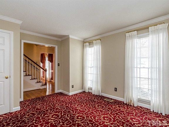 3rd image of 105 Springwater Ct