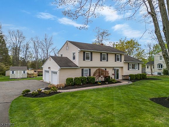 4th image of 496 Rolling Hills Rd