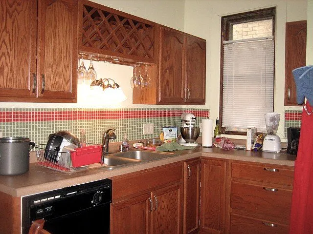 3 bed, 1.0 bath, 1219 sqft, $2,645 — Photo 4