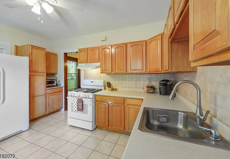8 Oak Grove Rd #2 — Photo 8