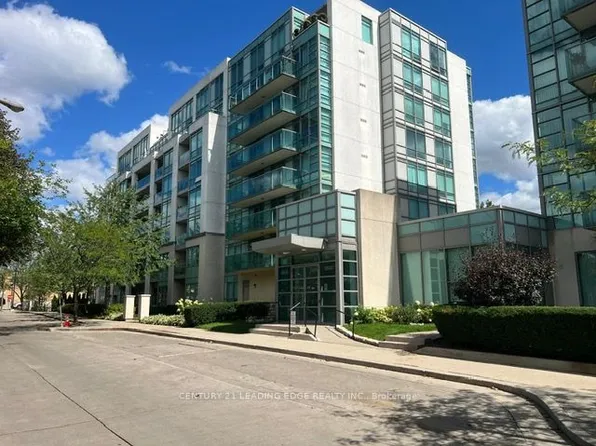 3830 Bathurst St #706, Toronto, ON M3H 6C5