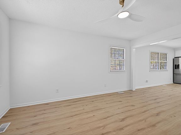 4th image of 804 Plentywood Ct