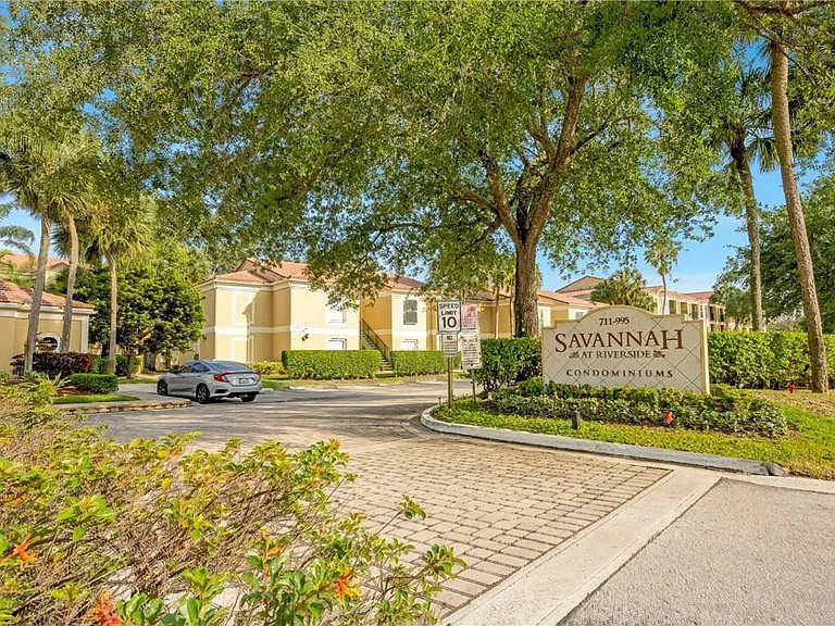 799 Riverside Dr #1021 — Photo 3