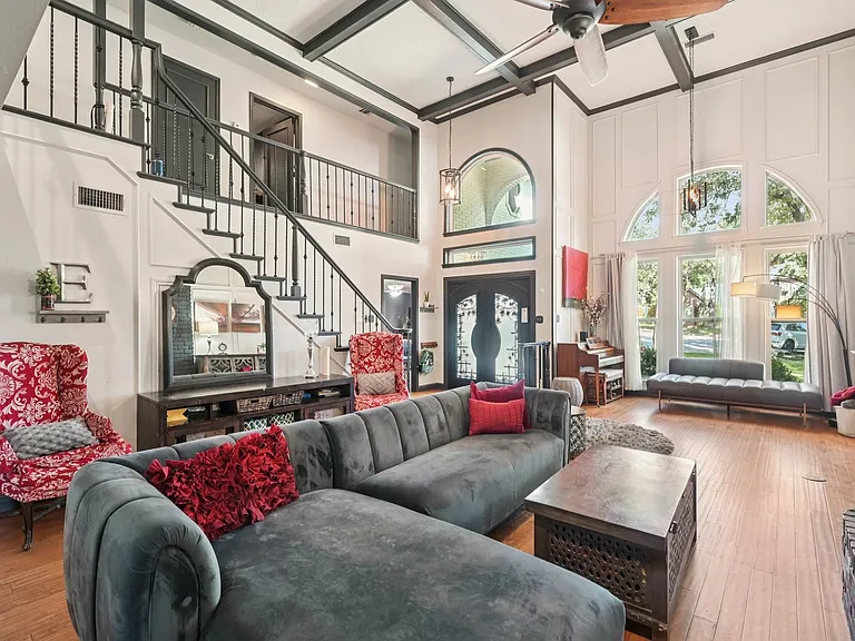 5 Woodlands Ct — Photo 4