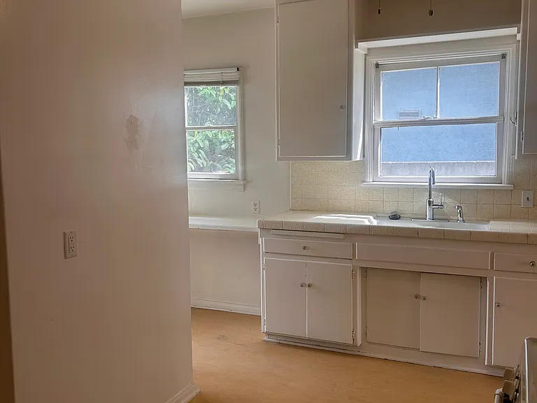 6156 Fair Ave — Photo 12