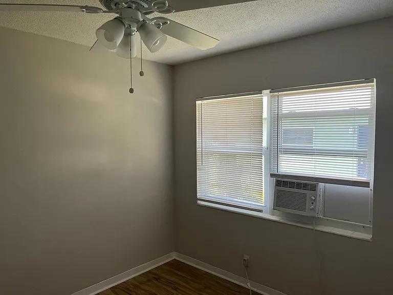 3071 NW 9th Ave — Photo 7
