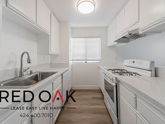 3rd image of 1214 W Gardena Blvd APT 1