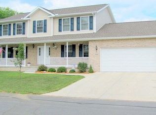 704 Birchton Pl, Fairborn, OH 45324
