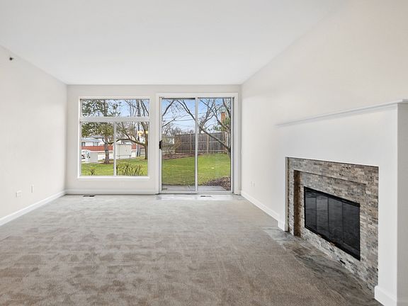 4th image of 1014 E Wilson Ave Unit 1014