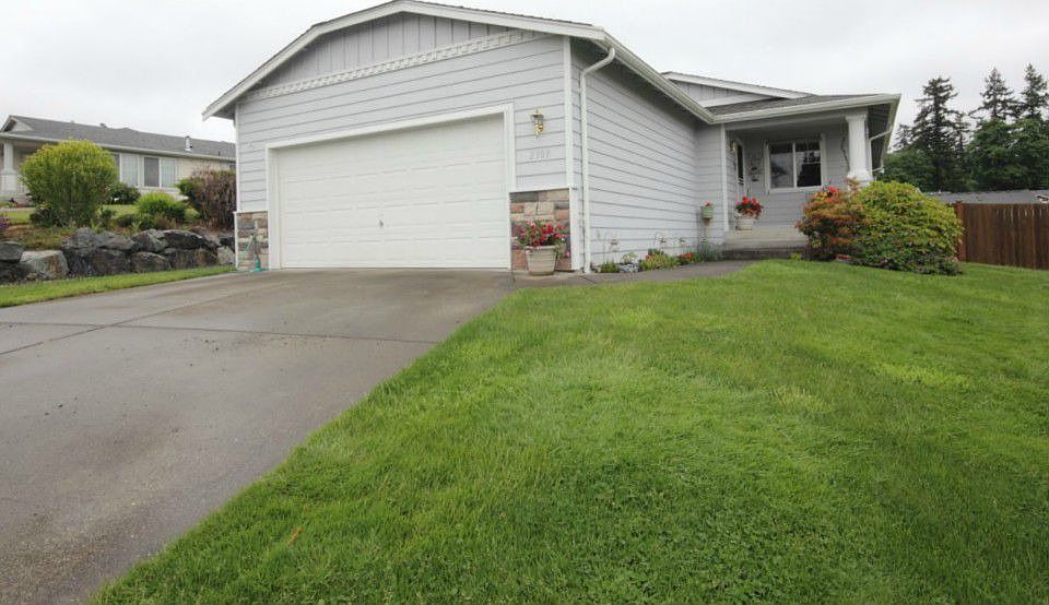 1st image of 2909 73rd Ave NE