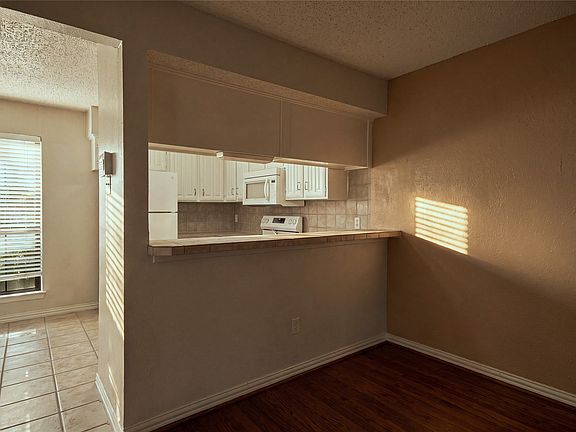 5th image of 895 Dublin Dr #4