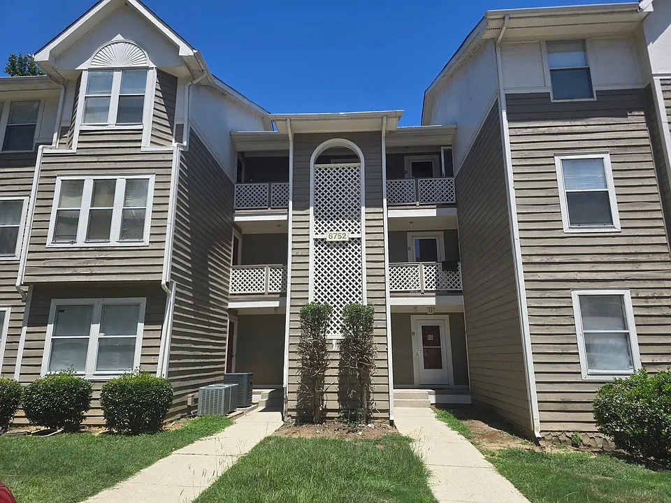 6752 Willowbrook Dr #5