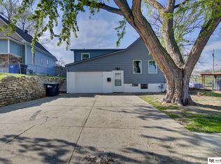 2725 Monroe St, Omaha, NE 68107