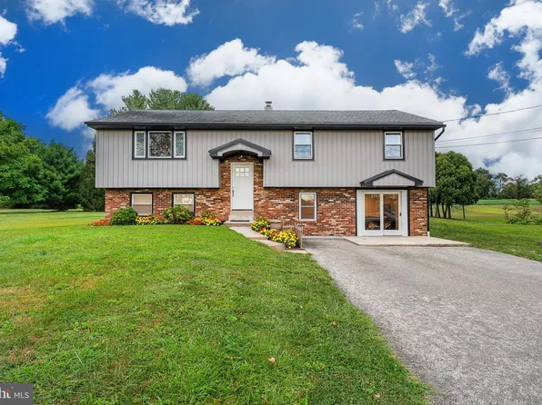 950 Spring City Rd, Phoenixville, PA 19460