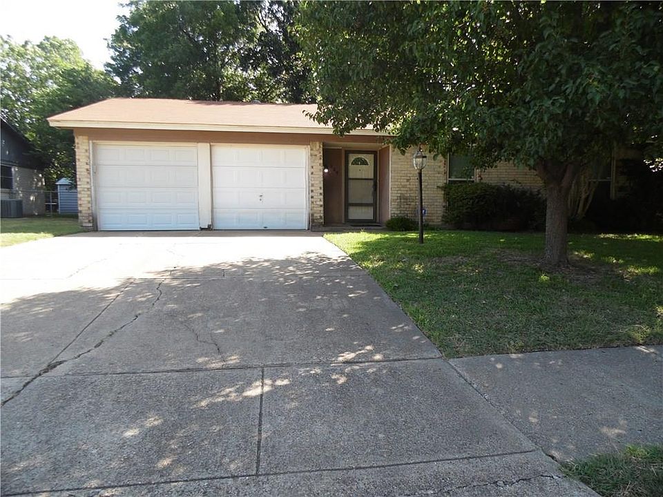 1st image of 536 NW Sandra Ln