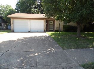 536 NW Sandra Ln, Burleson, TX 76028
